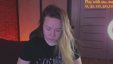 Snapshot of cute_darina chatting on 01-12-25, 04:52 Everyday stream in the same time online show from 01-12-25, 04:52