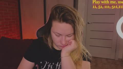Snapshot of cute_darina chatting on 01-14-25, 01:26 Everyday stream in the same time online show from 01-14-25, 01:26