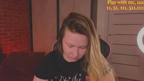 Snapshot of cute_darina chatting on 02-12-25, 02:03 Everyday stream in the same time online show from 02-12-25, 02:03