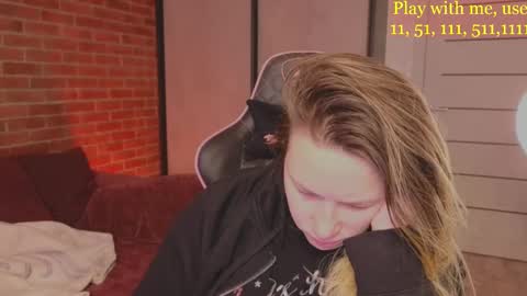 Snapshot of cute_darina chatting on 03-02-25, 01:26 Everyday stream in the same time online show from 03-02-25, 01:26