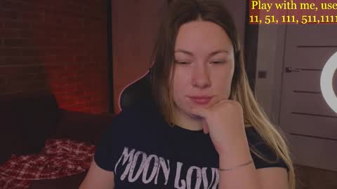 Snapshot of cute_darina chatting on 03-07-25, 01:31 Everyday stream in the same time online show from 03-07-25, 01:31