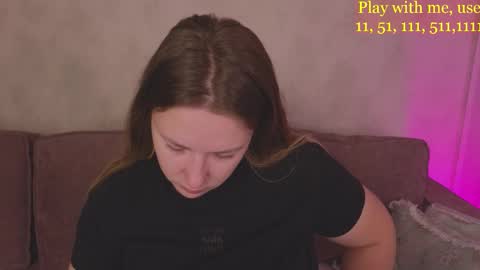 Snapshot of cute_darina chatting on 09-18-25, 01:18 Everyday stream in the same time online show from 09-18-25, 01:18