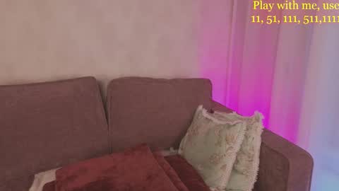 Snapshot of cute_darina chatting on 09-19-25, 05:42 Everyday stream in the same time online show from 09-19-25, 05:42