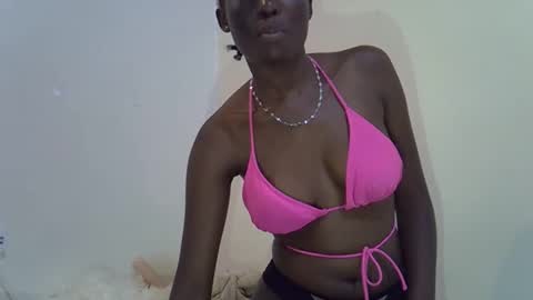 cute_emmy1 online show from 10-10-25, 12:31