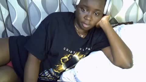 Snapshot of cute_gee chatting on 06-21-26, 11:29 daddysdoll online show from 06-21-26, 11:29