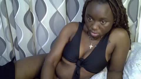 Snapshot of cute_gee chatting on 06-25-26, 07:35 daddysdoll online show from 06-25-26, 07:35