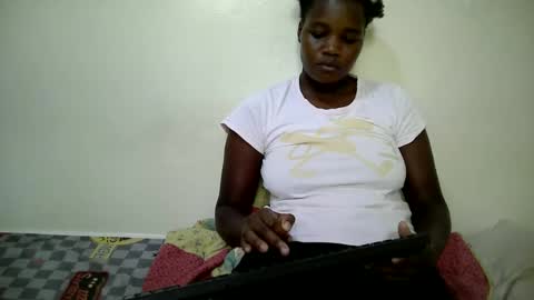 Snapshot of cute_heaven chatting on 10-19-25, 11:11 cute_heaven online show from 10-19-25, 11:11