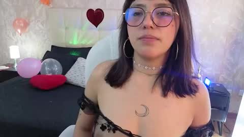 Snapshot of cute_hollywood chatting on 02-23-26, 09:12 Sofa online show from 02-23-26, 09:12