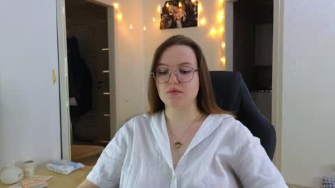 Snapshot of cute_junk chatting on 02-08-25, 09:04 Kite and Jack online show from 02-08-25, 09:04