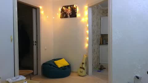 Snapshot of cute_junk chatting on 02-09-25, 06:05 Kite and Jack online show from 02-09-25, 06:05