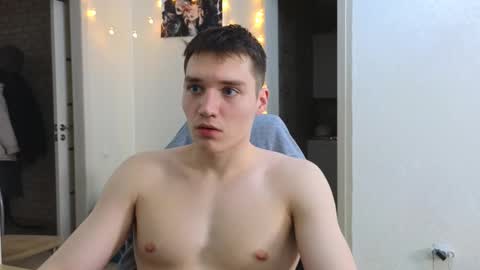 Snapshot of cute_junk chatting on 03-08-25, 08:03 Kite and Jack online show from 03-08-25, 08:03