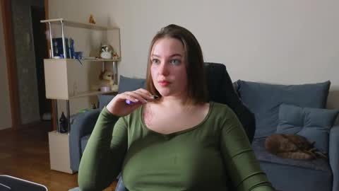 Snapshot of cute_junk chatting on 09-10-25, 04:18 Kite and Jack online show from 09-10-25, 04:18