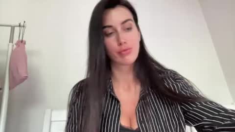 cute_kriss94 online show from 07-09-26, 04:00