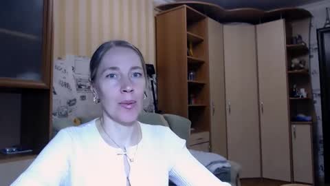 cute_lion_ online show from 04-02-26, 06:27