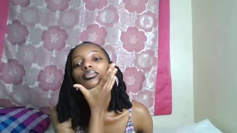 Snapshot of cute_messy chatting on 07-16-26, 01:00 cute messy online show from 07-16-26, 01:00