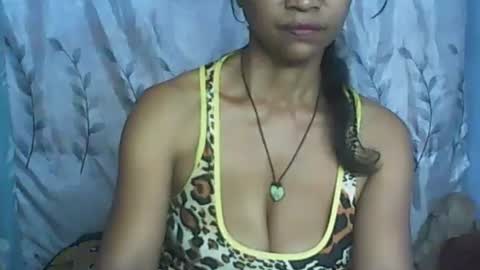 Snapshot of cute_moll chatting on 12-23-24, 08:44 murielle online show from 12-23-24, 08:44