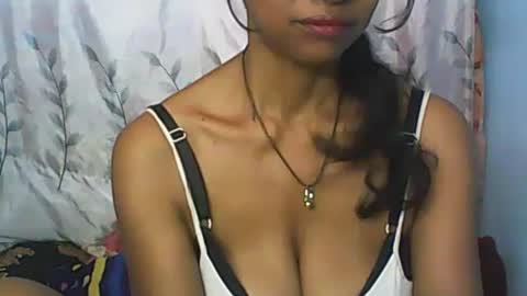 Snapshot of cute_moll chatting on 12-28-24, 07:22 murielle online show from 12-28-24, 07:22