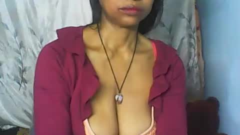 Snapshot of cute_moll chatting on 09-12-25, 06:13 murielle online show from 09-12-25, 06:13