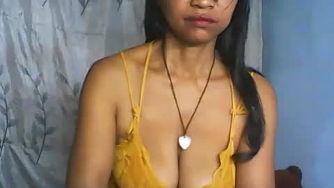 Snapshot of cute_moll chatting on 10-13-25, 08:14 murielle online show from 10-13-25, 08:14