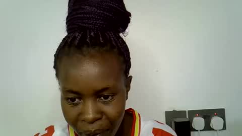cute_pie20 online show from 10-16-25, 10:22