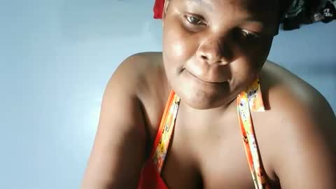 cute_roxie online show from 05-15-26, 06:04