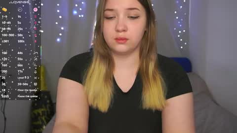 Snapshot of cute_sharloti chatting on 04-21-26, 05:06 Sasha online show from 04-21-26, 05:06