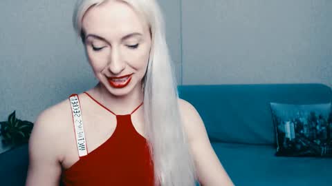 cute_smile_shy online show from 03-04-25, 10:49