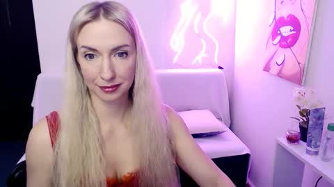 cute_smile_shy online show from 02-26-26, 09:25