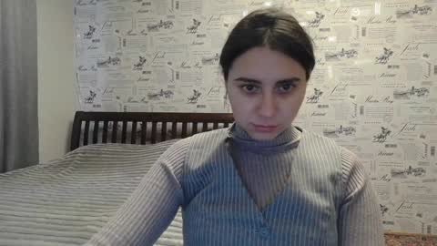 cute_strawberry_ online show from 01-01-25, 10:21