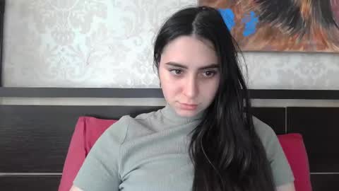 cute_strawberry_ online show from 02-10-25, 11:15
