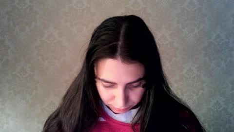 cute_strawberry_ online show from 10-12-25, 01:10