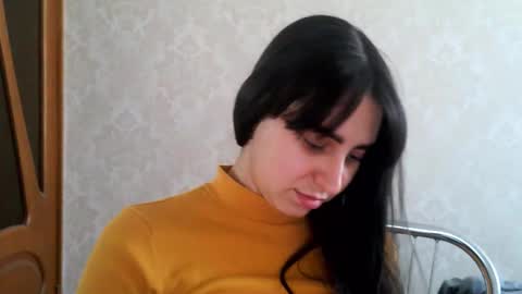 cute_strawberry_ online show from 10-14-25, 09:43