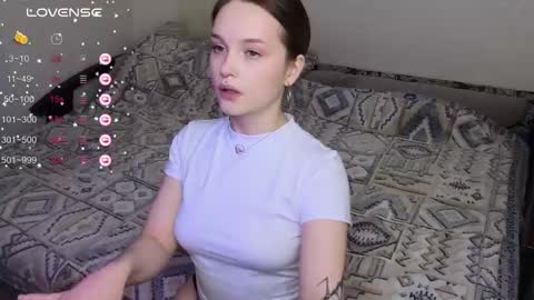 Snapshot of cute_summer_breathe chatting on 04-28-26, 06:02 Sue online show from 04-28-26, 06:02