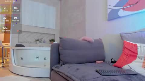 katalinda montt online show from 11-23-25, 03:12