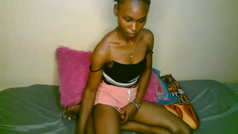 Snapshot of cute_tasha chatting on 06-07-26, 04:33 cute_tasha online show from 06-07-26, 04:33