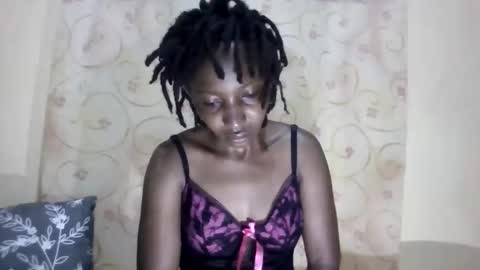 cute_xeniah online show from 09-15-25, 02:33