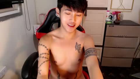 Snapshot of cuteasiancock98 chatting on 05-05-26, 05:10 Steph online show from 05-05-26, 05:10
