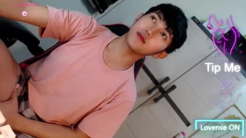 Snapshot of cuteasiancock98 chatting on 05-12-26, 11:02 Steph online show from 05-12-26, 11:02