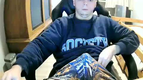 Cuteboy090 online show from 10-28-25, 11:36