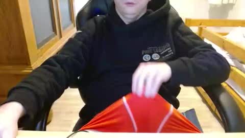 Cuteboy090 online show from 04-24-26, 04:31