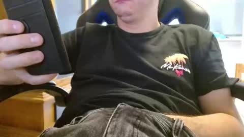 Cuteboy090 online show from 05-31-26, 12:23