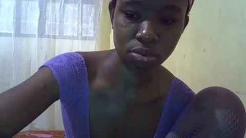 Snapshot of cutebrownie1998 chatting on 02-02-25, 02:13 VALLARY online show from 02-02-25, 02:13