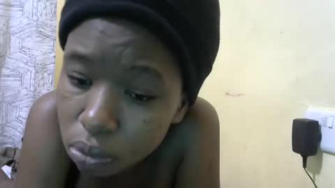 Snapshot of cutebrownie1998 chatting on 03-11-25, 11:23 VALLARY online show from 03-11-25, 11:23