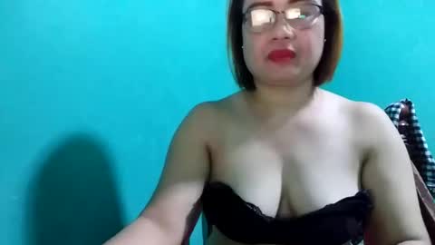 Snapshot of cutechey06 chatting on 01-08-25, 12:17 Sky online show from 01-08-25, 12:17