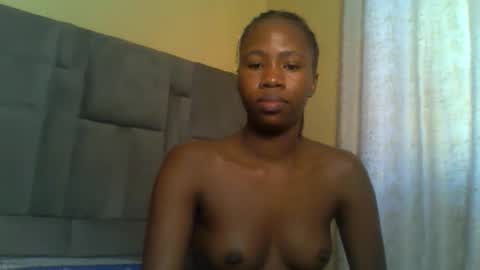 Snapshot of cuteebony16 chatting on 06-04-26, 11:38 tawi online show from 06-04-26, 11:38