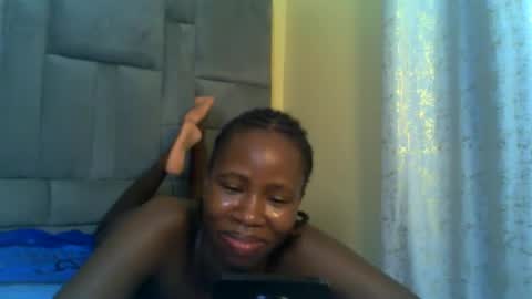 Snapshot of cuteebony16 chatting on 06-11-26, 09:02 tawi online show from 06-11-26, 09:02