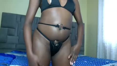 Snapshot of cuteebony16 chatting on 07-07-26, 01:59 tawi online show from 07-07-26, 01:59