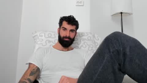 cuteeboy online show from 11-24-25, 08:36