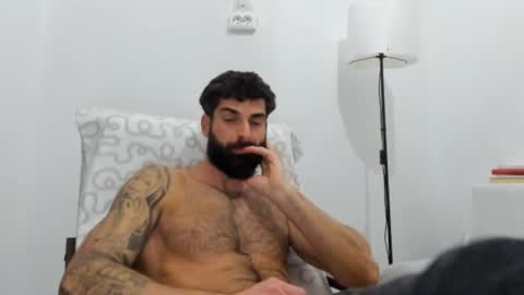 cuteeboy online show from 12-18-25, 04:02