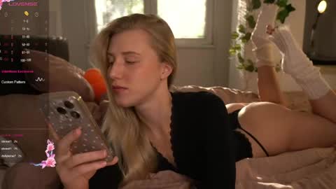 Alina online show from 04-12-26, 04:01